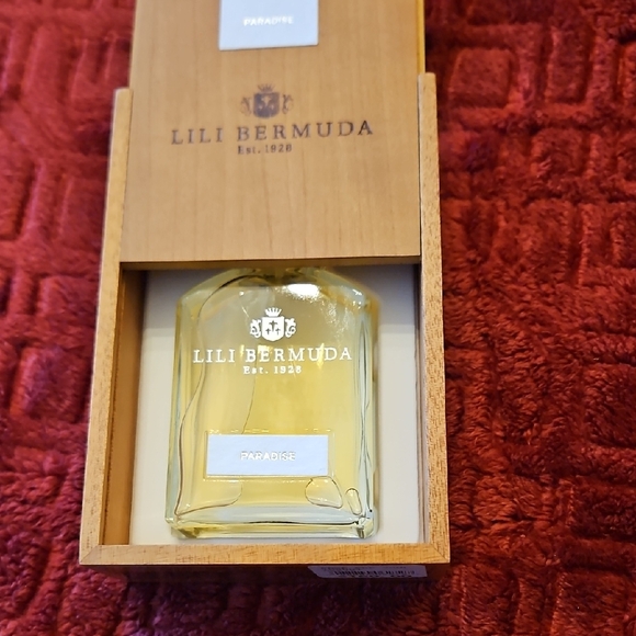 Lili Bermuda Paradise Eau de Parfum, 90 mL (3.4 oz) - Picture 6 of 6